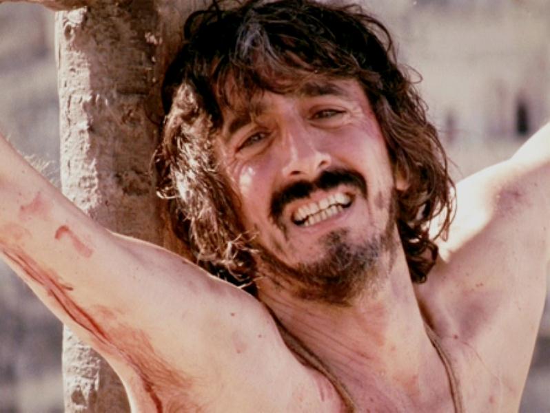 Dismus on cross docu