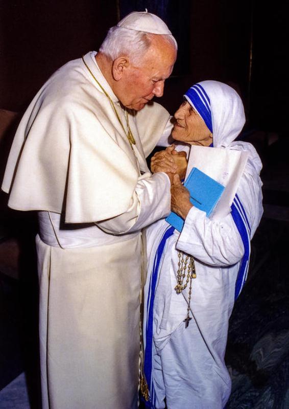 mother teresa with with Pope John Paul II docu