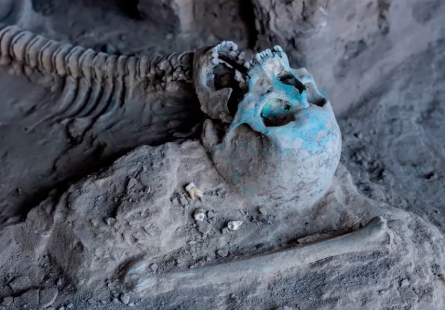 Screenshot_2021-09-05 saving-mes-aynak-blue-skeleton- webp (WEBP Image, 900 × 628 pixels) - Scaled (96%) (2)