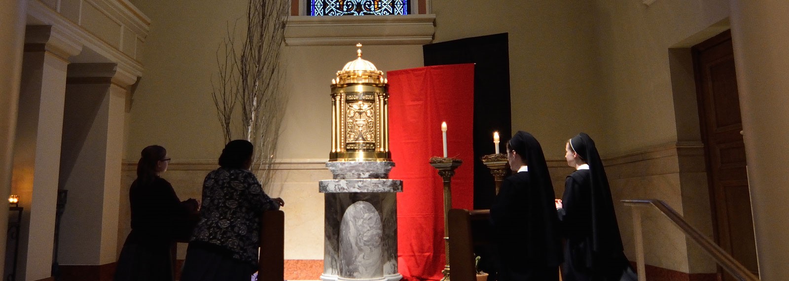 women-religious-praying-img